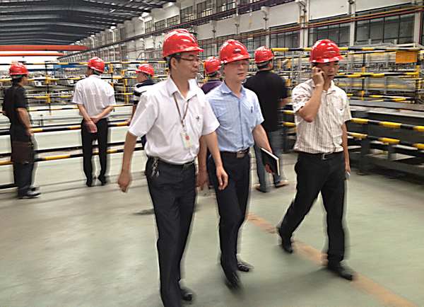 �ҹ�˾�Ӵ��ֵܳ���������˶�