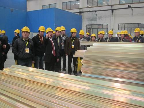 ��ɽ���������������������˻���ʱ  2011ΰ�����ġ����̻��š�����Ʒ�ơ��û���л��