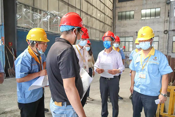 ר����һ�к͹�˾�򵼡���������һͬ�����������������������Լ���ҵ��Ѷ