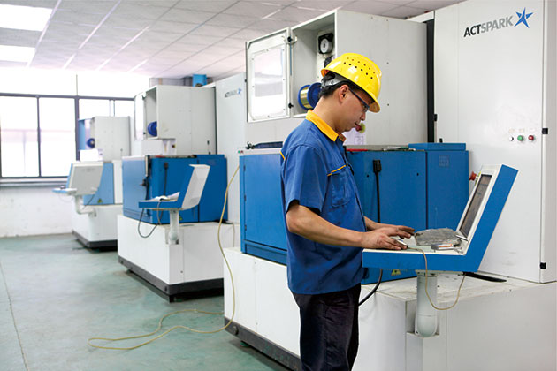 �������и��